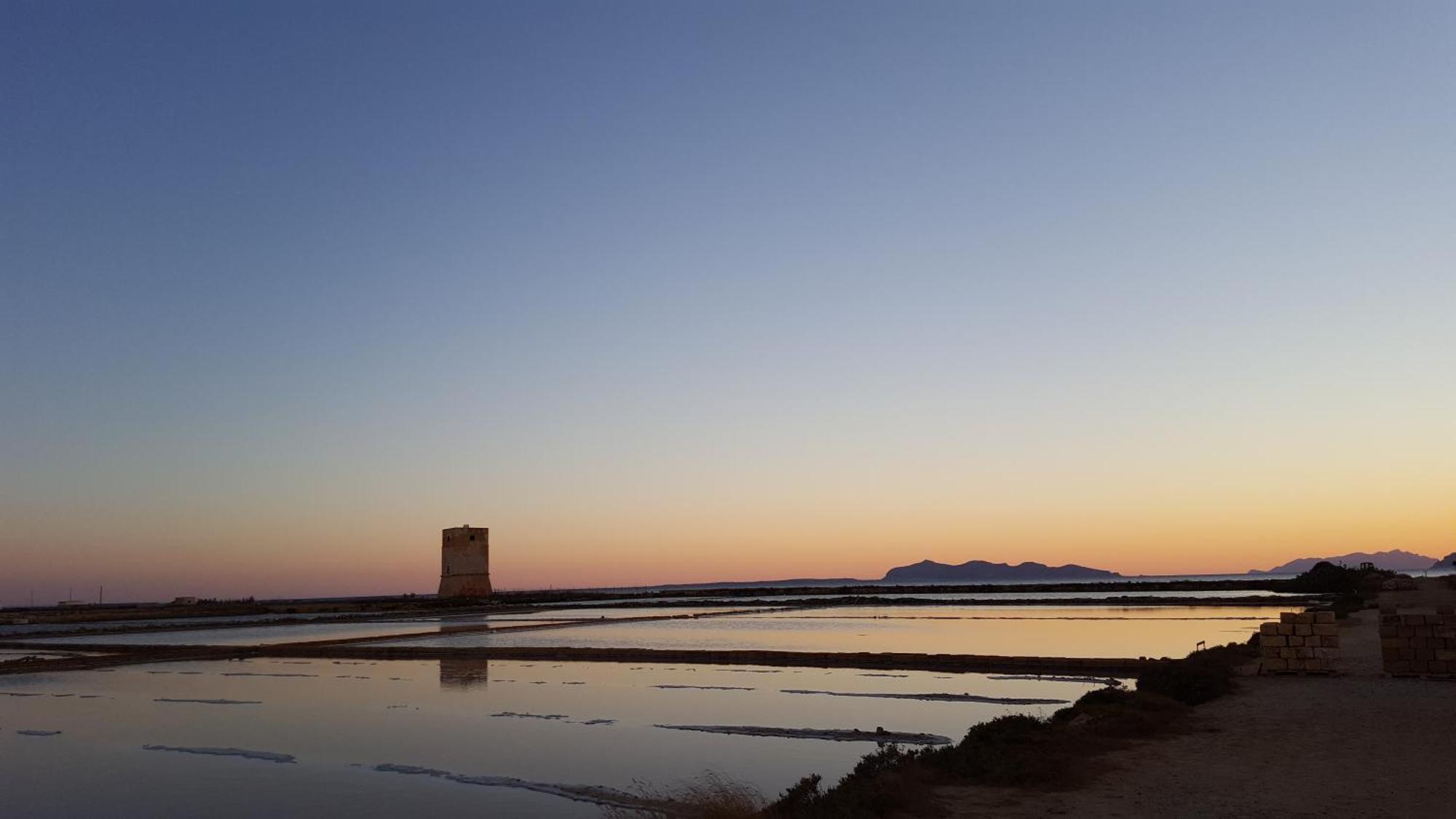 Apartamento La Casa Di Paoletta A Due Passi Dal Mare Trapani Exterior foto